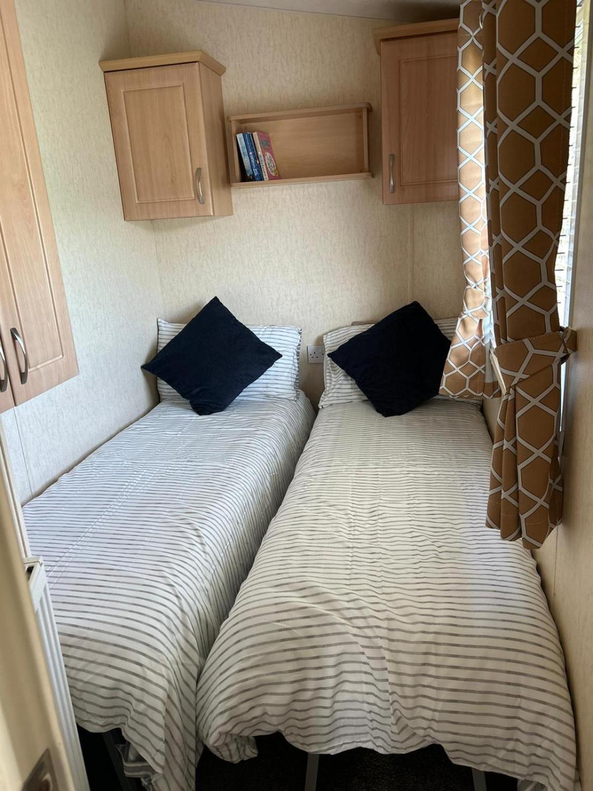 J&D By The Sea Hotell Heysham Exteriör bild