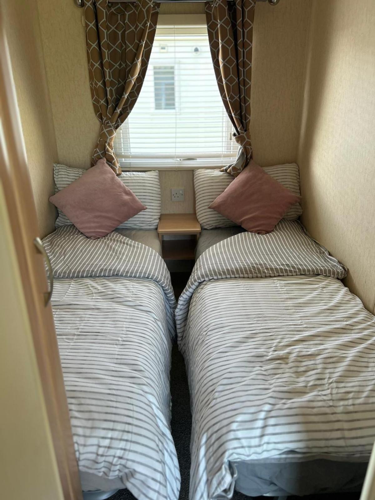J&D By The Sea Hotell Heysham Exteriör bild